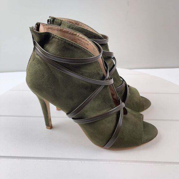 Journee Womens Size 7.5 Collection Samara Stiletto Heels Olive Peep Toe Shoes - Picture 1 of 9